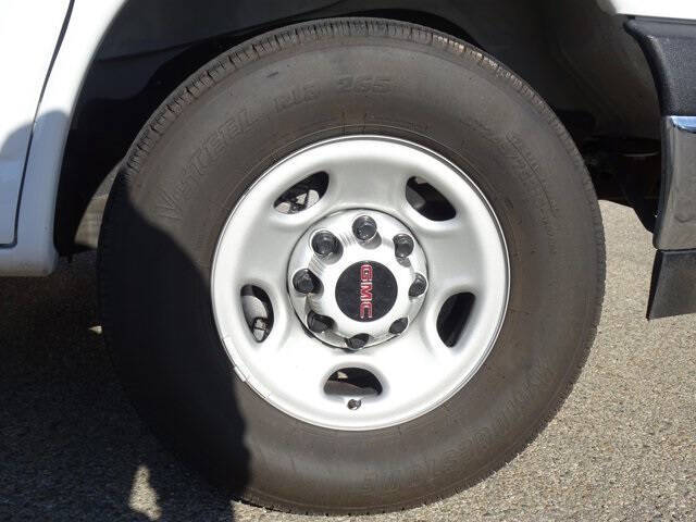 2023 GMC Savana 2500