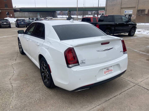 2016 Chrysler 300 S