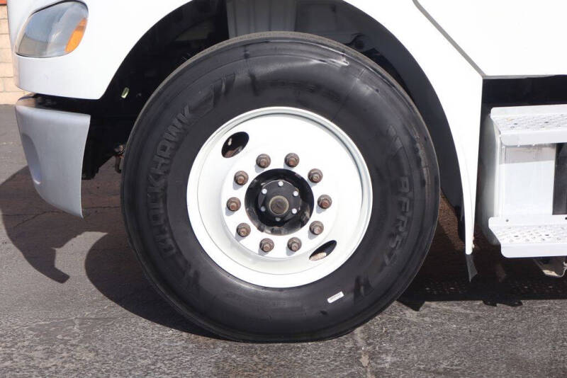 2019 Freightliner M2 106