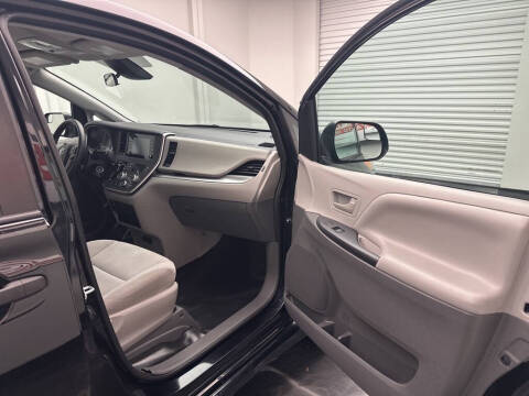 2020 Toyota Sienna L 7-Passenger