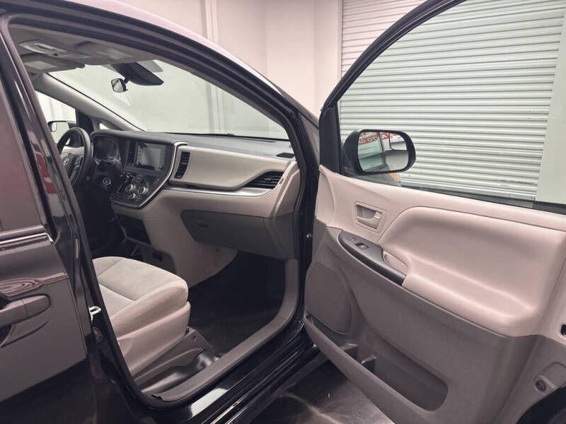 2020 Toyota Sienna L 7-Passenger