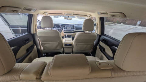 2015 Toyota Highlander LE