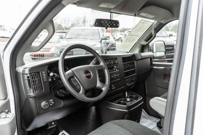 2023 GMC Savana 2500