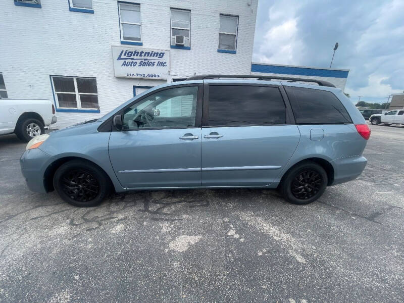 2007 Toyota Sienna for sale at Lightning Auto Sales in Springfield IL