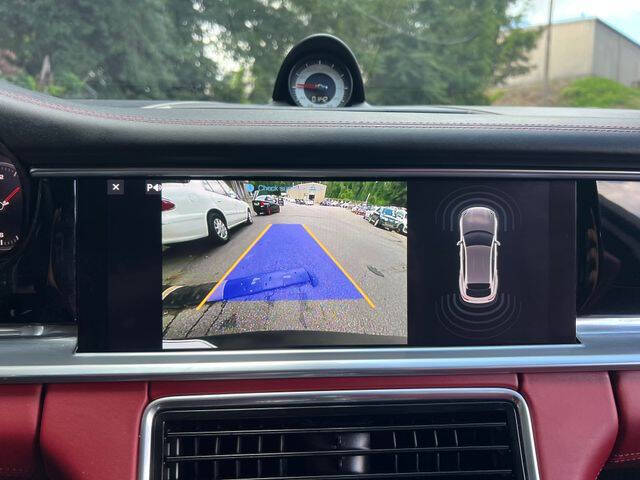 2020 Porsche Panamera GTS Sport Turismo