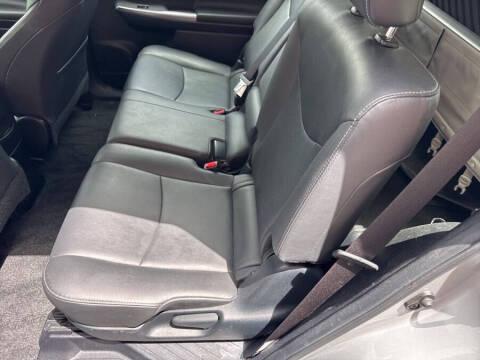 2015 Toyota Prius v Five