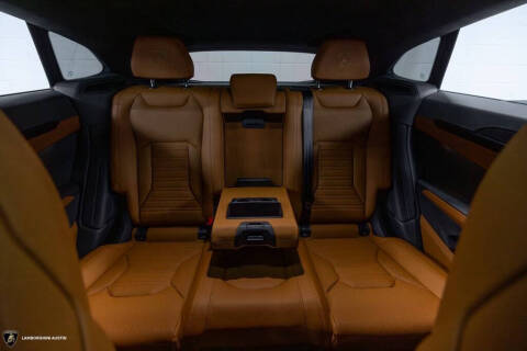 2025 Lamborghini Urus SE
