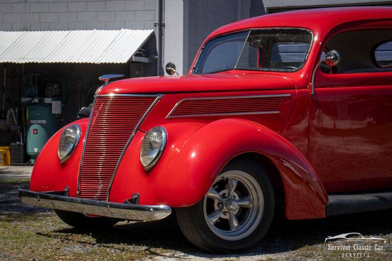 1937 Ford Tudor
