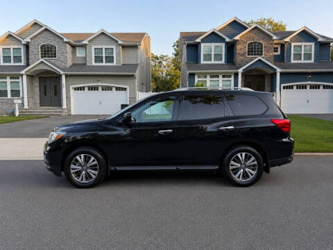 2017 Nissan Pathfinder SV