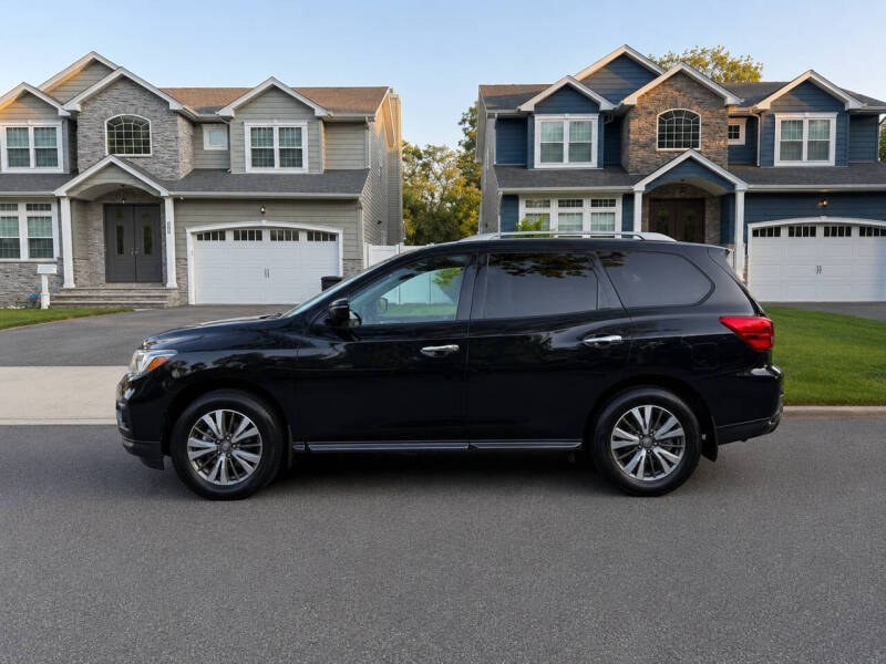 2017 Nissan Pathfinder SV