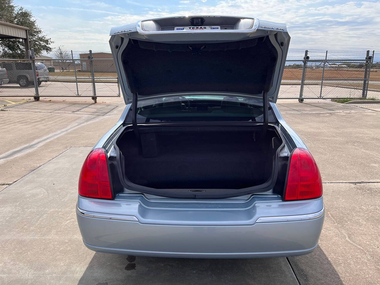 2010 Lincoln Town Car for sale at Carnival Car Company in Victoria, TX