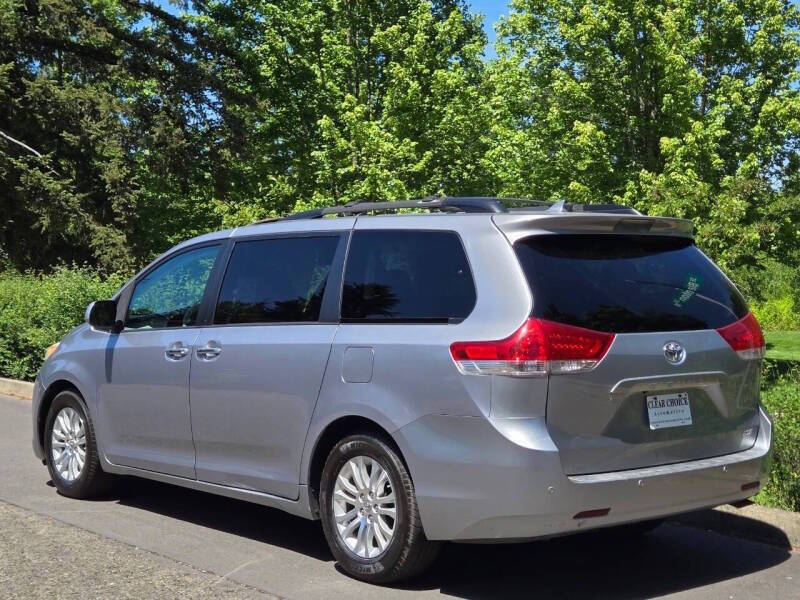 2012 Toyota Sienna XLE 8-Passenger