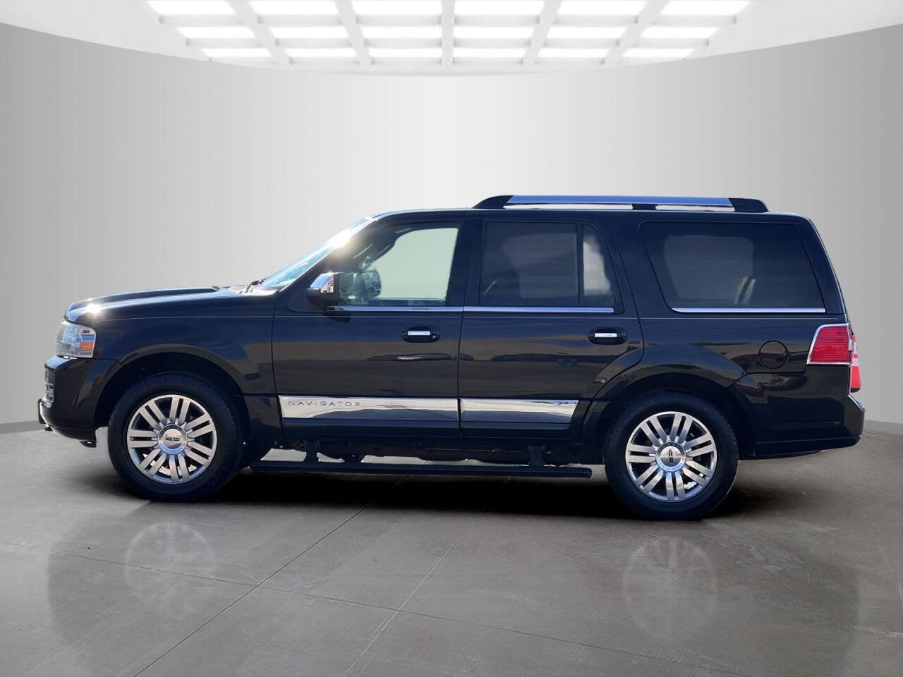 2012 Lincoln Navigator for sale at Used Cars Toledo in Oregon, OH