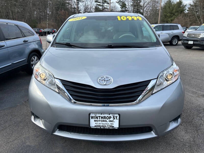 2011 Toyota Sienna LE 7-Passenger