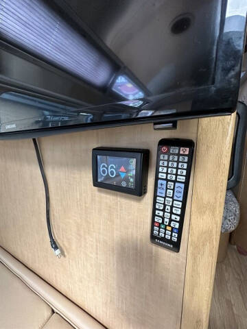 2015 Airstream Flying Clo