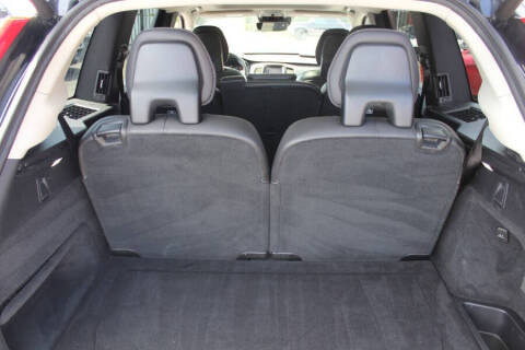 2017 Volvo XC90 T6 Momentum