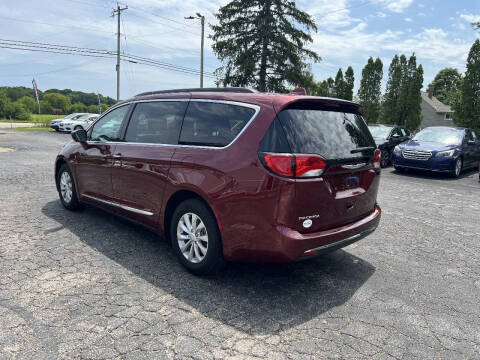 2017 Chrysler Pacifica Touring-L
