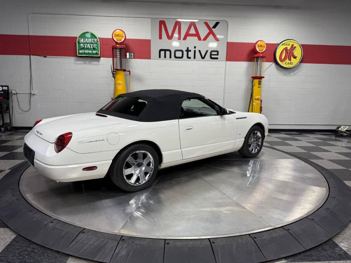 2003 Ford Thunderbird 74
