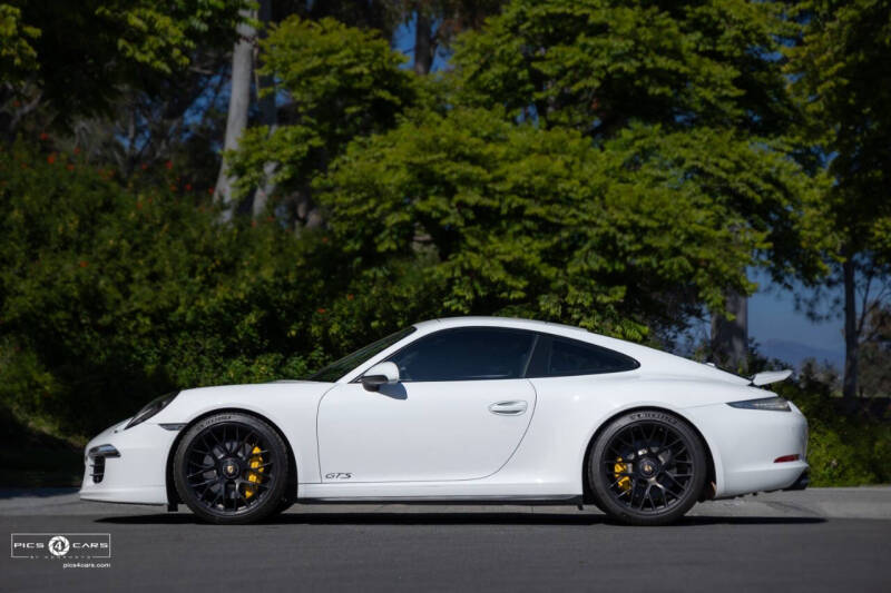2016 Porsche 911 Carrera 4 GTS Coupe's photo