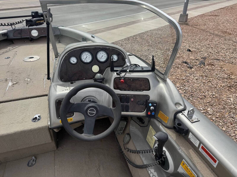2003 Tracker Tundra 21