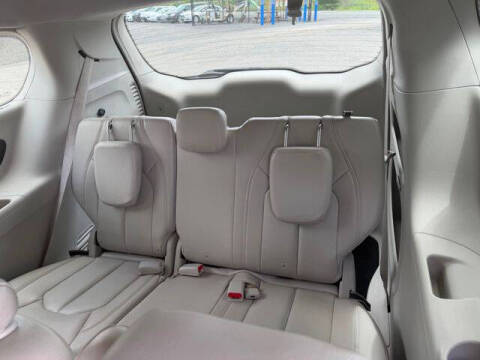 2017 Chrysler Pacifica Touring Plus