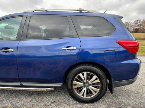 2017 Nissan Pathfinder SL