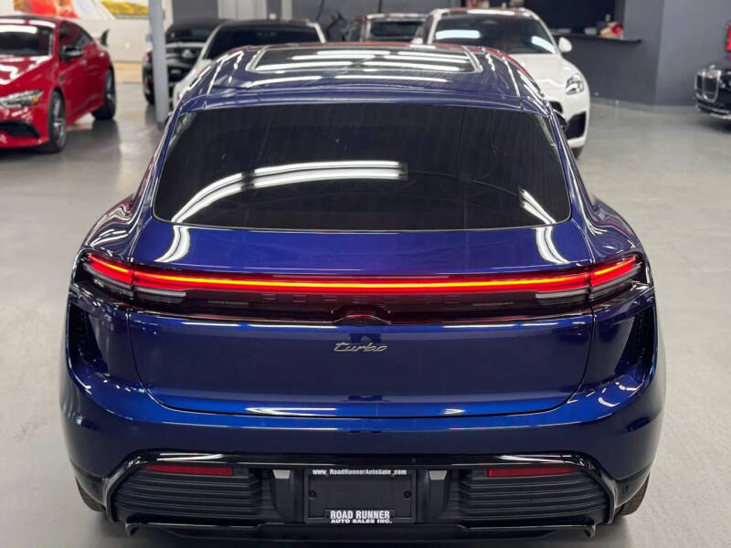 2024 Porsche Macan Turbo Electric