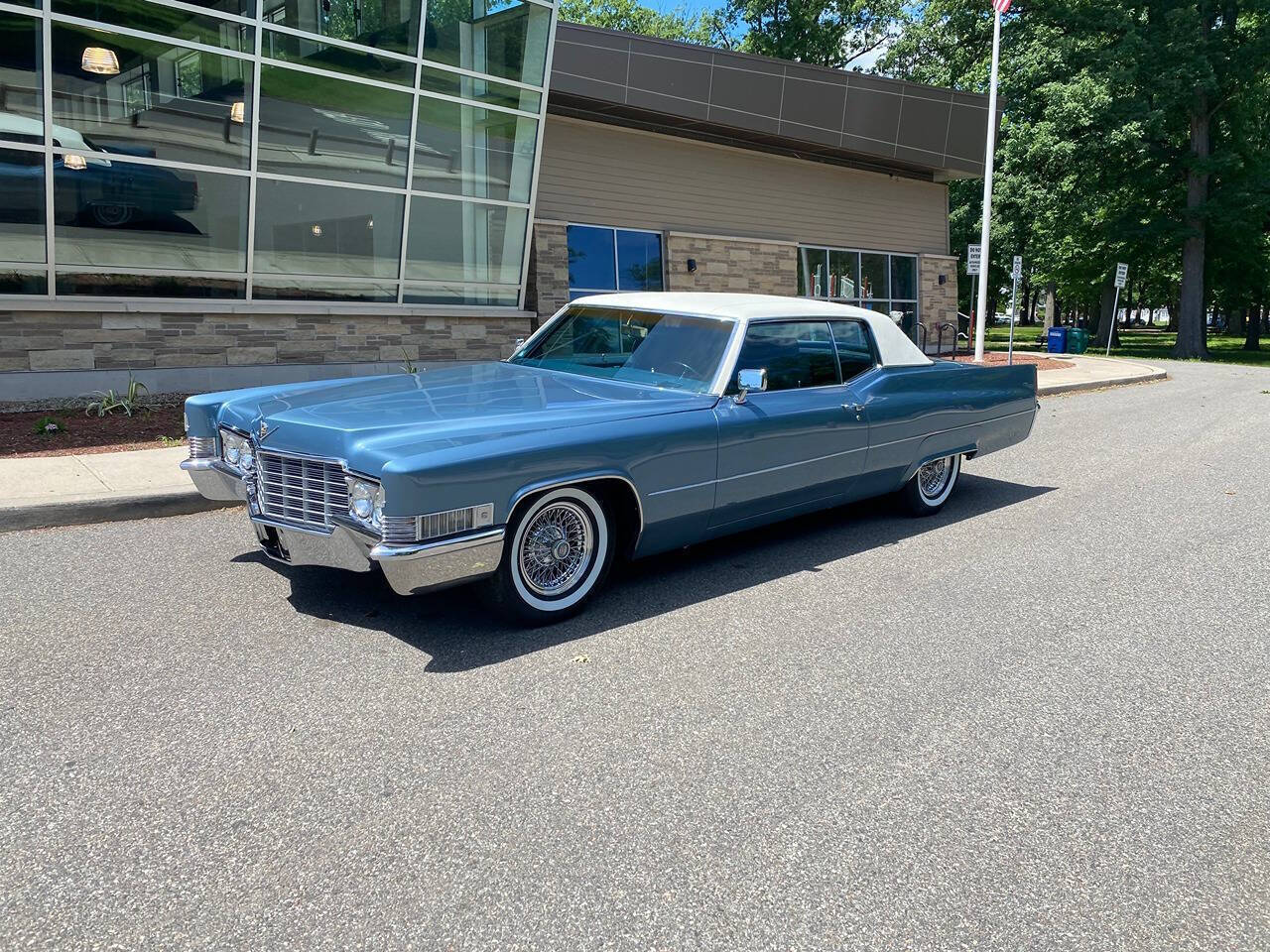 Blue 1969 Cadillac DeVille 2