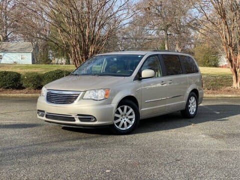 2015 Chrysler Town and Country for sale at Uniworld Auto Sales LLC. in Greensboro NC
