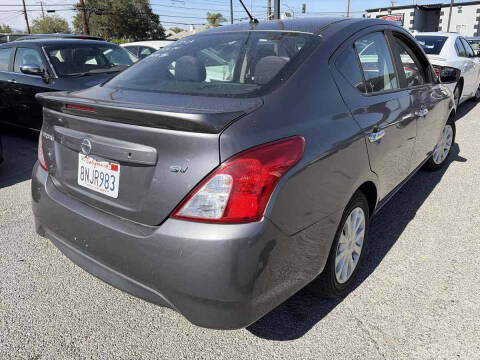 2019 Nissan Versa SV