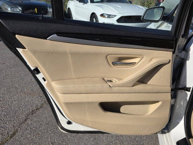 2011 BMW 5 Series 528i