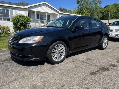 2013 Chrysler 200 for sale at Paramount Motors in Taylor MI
