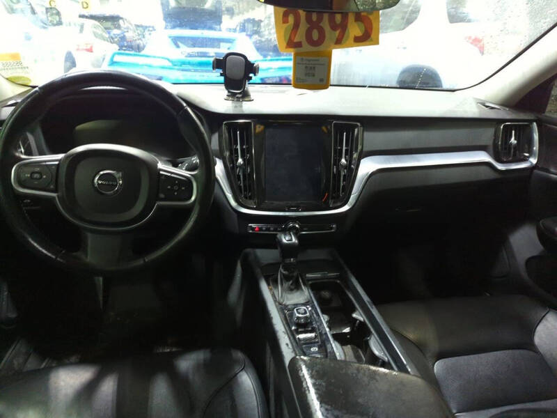 2019 Volvo S60 T6 Momentum