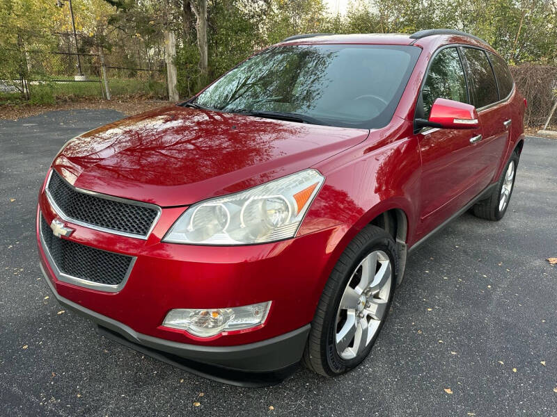 2012 Chevrolet Traverse 1LT photo 3