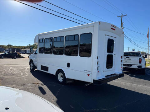2017 Ford E-Series E-450 SD