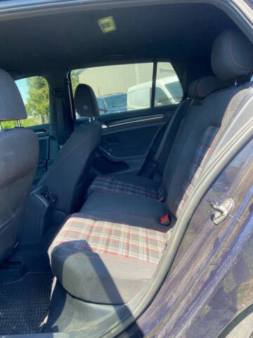 2017 Volkswagen Golf GTI S