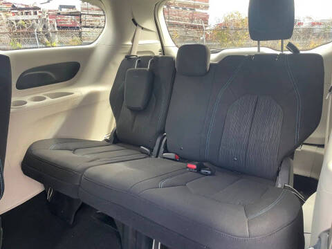 2021 Chrysler Pacifica Touring