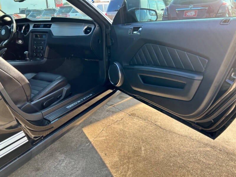 2012 Ford Mustang V6