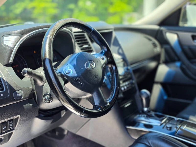 2011 Infiniti FX35
