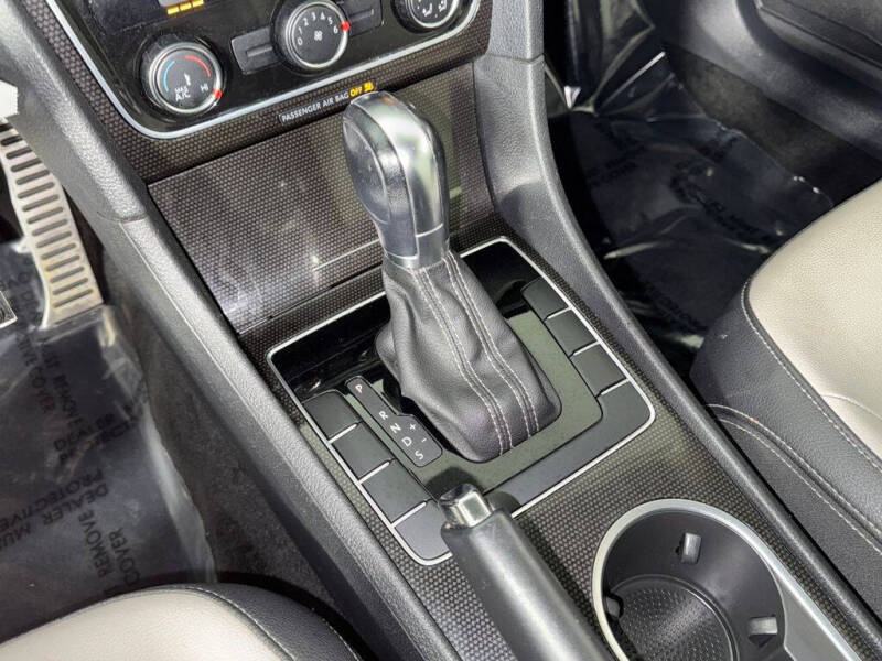 2015 Volkswagen Passat 1.8T Sport