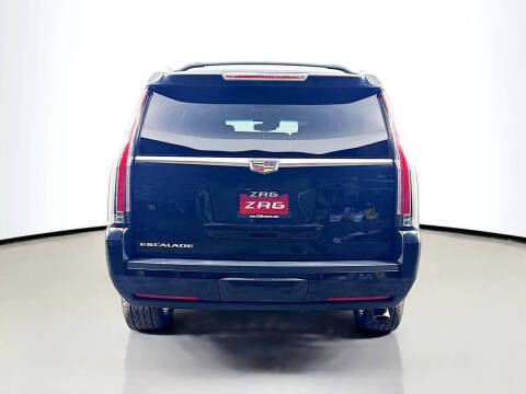 2016 Cadillac Escalade Platinum