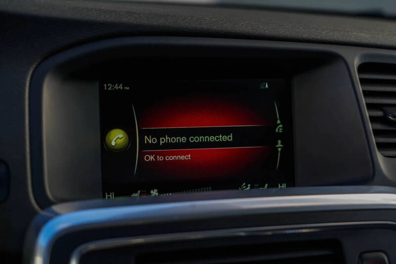 2016 Volvo V60 Cross Country T5