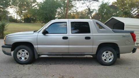 2004 Chevrolet Avalanche for sale at AFFORDABLE DISCOUNT AUTO in Humboldt TN