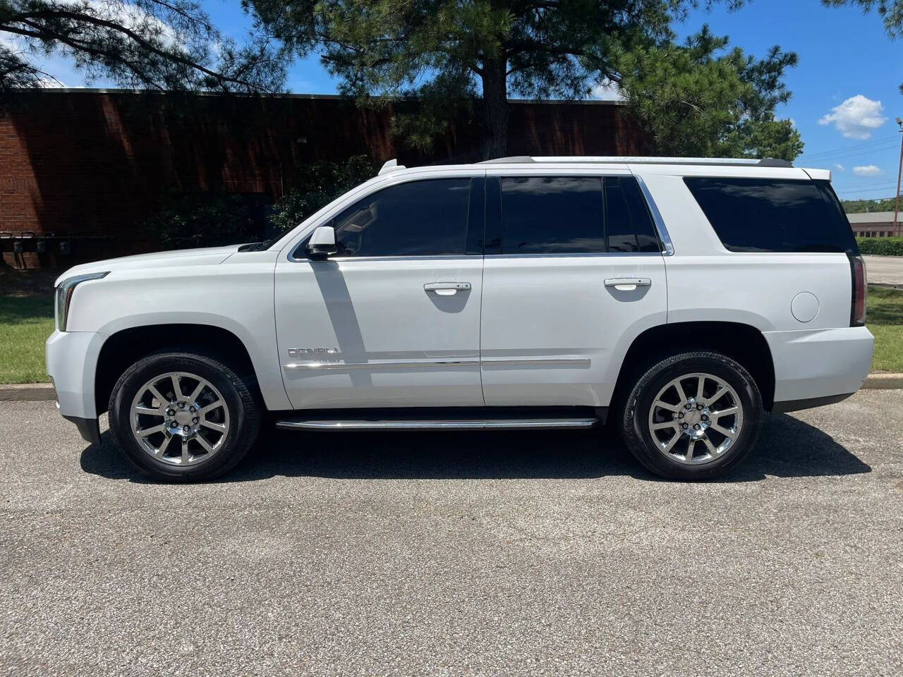 White 2017 GMC Yukon Denali 4x4 Denali 4dr SUV 2