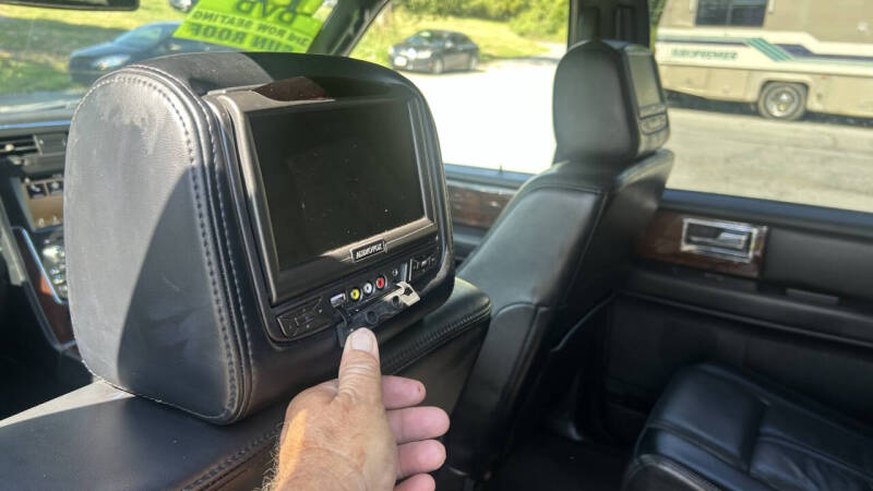 2017 Lincoln Navigator Select