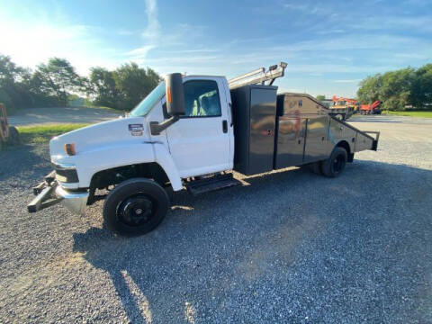 2007 GMC TopKick C5500 for sale at STAUNTON TRACTOR INC in Staunton VA