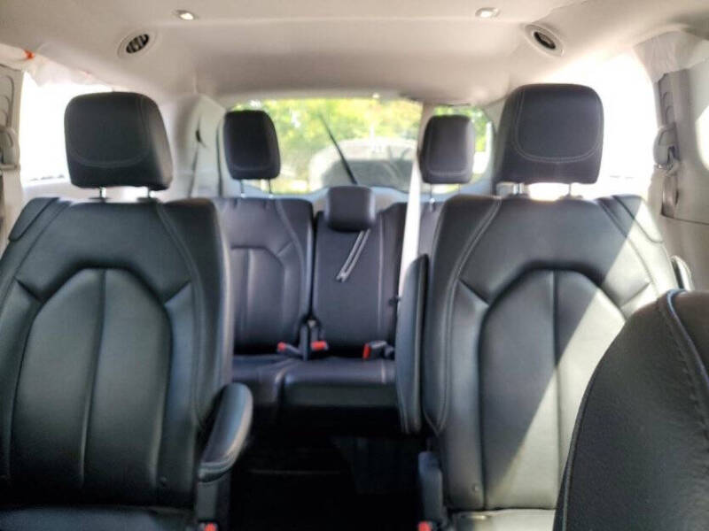 2022 Chrysler Pacifica Touring L