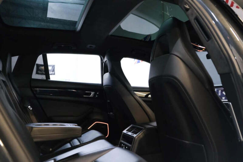 2018 Porsche Panamera Turbo Sport Turismo