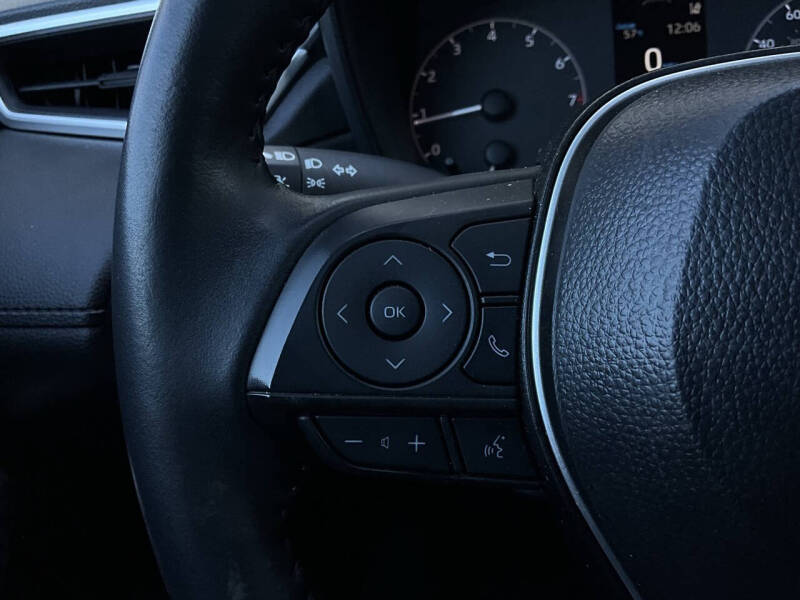 2025 Toyota Corolla Cross LE