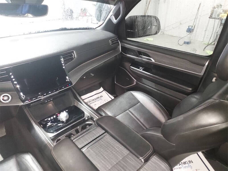 2023 Jeep Wagoneer Series II